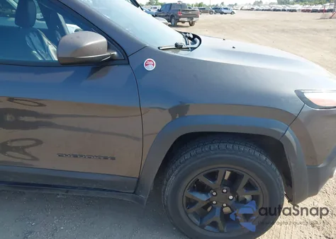 2015 Jeep Cherokee Trailhawk из США, поврежденный, VIN 1C4PJMBS7FW582525